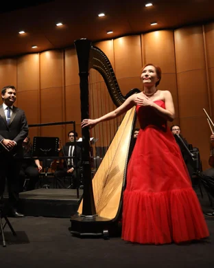 Bugs Bunny At The Symphony