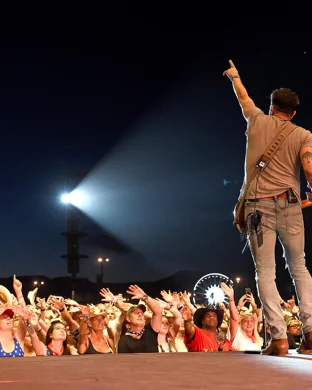 99.5 QYK Guitar Pull St. Petersburg